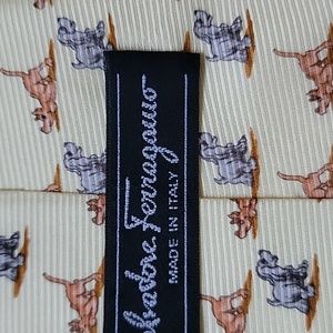 ⭐️SALVATORE FERRAGAMO Authentic 100% Silk Made in Italy Animal Print Dogs